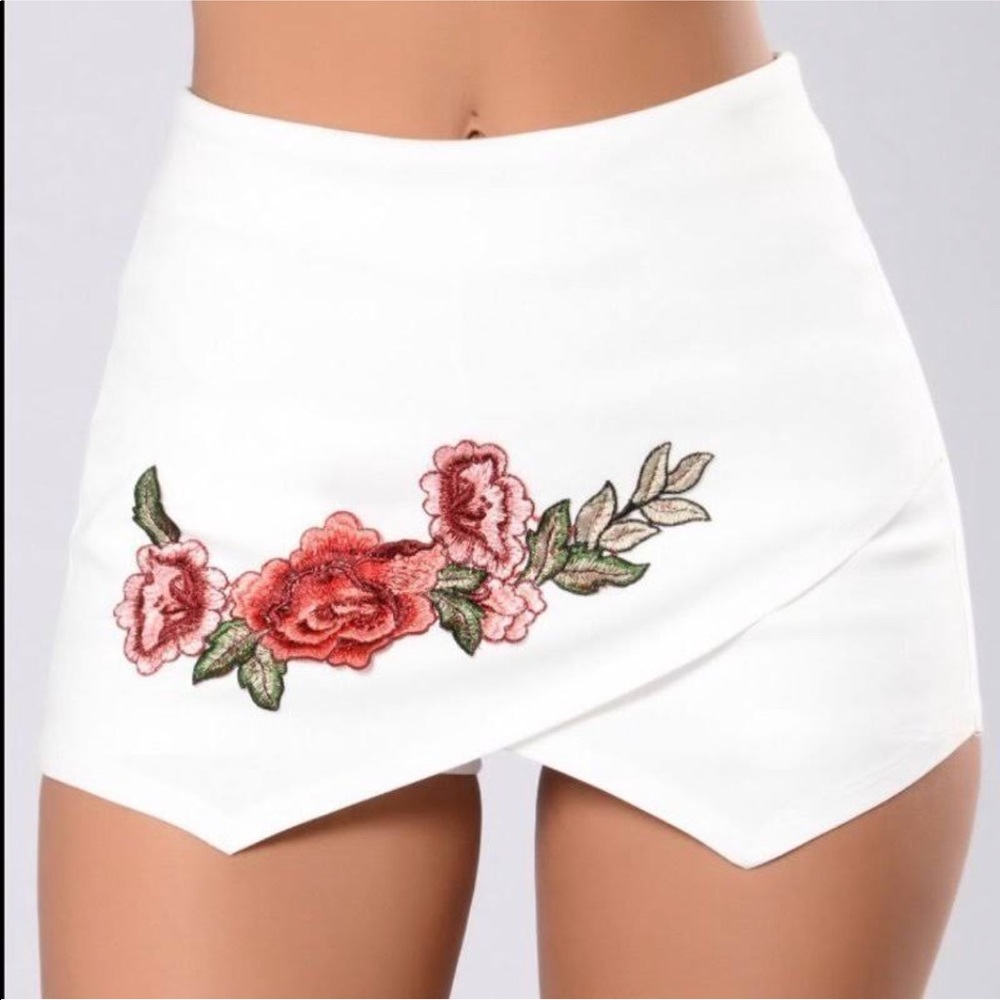 Fashion Nova Floral White Skort